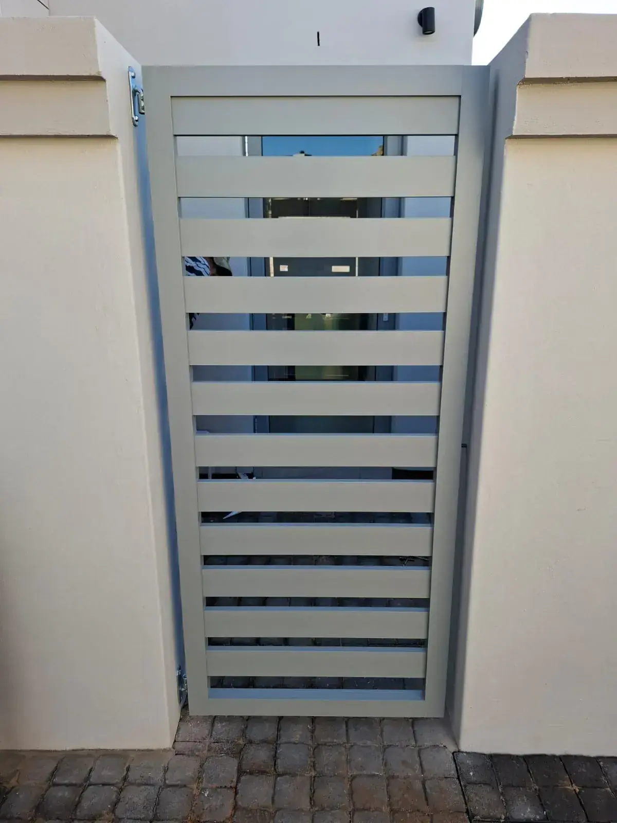 Aluminium gate installation detail