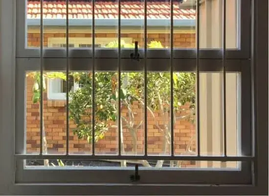 Vertical aluminium burglar bars